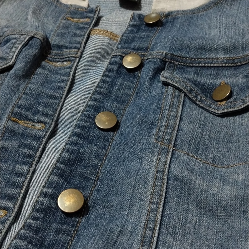 Small Jacket - Picture 4 of 4